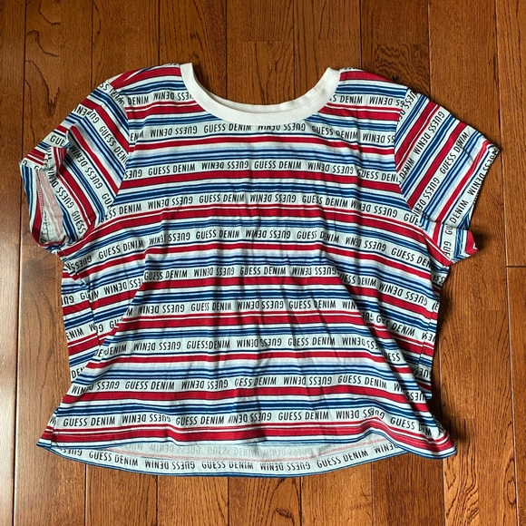 Guess Cropped Tee - Picture 2 of 4
